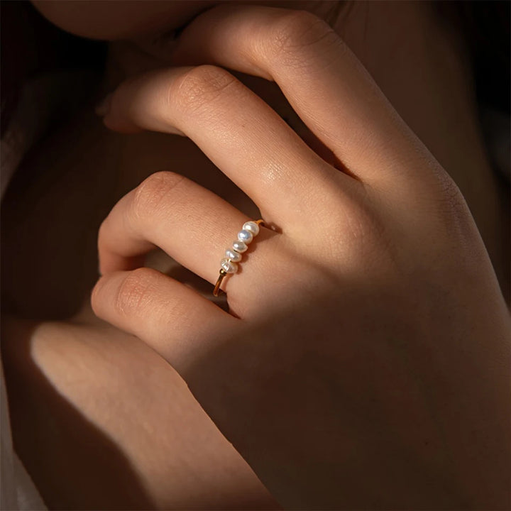 Iris Petite Pearl Ring