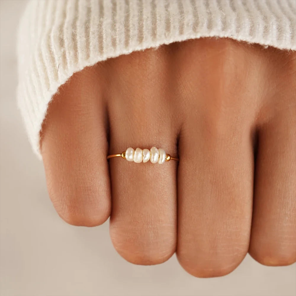 Iris Petite Pearl Ring