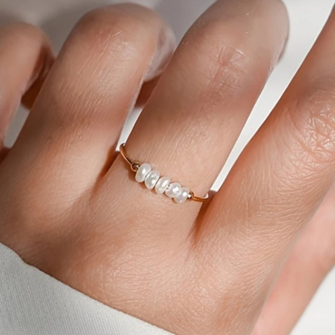 Iris Petite Pearl Ring